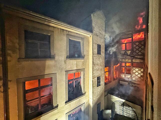 (Archivfoto) Im hinteren Teil des Stadlerhauses wütetenden die Flammen besonders heftig.