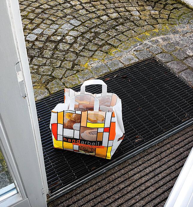 Das Versprechen: Spätestens um 9 Uhr stehen die frischen Brötchen vor der Tür der Kunden.
