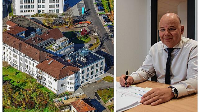 Das Krankenhauses Stockach, aufgenommen aus der Luft im Oktober 2022 und Geschäftsführer Michael Hanke.
