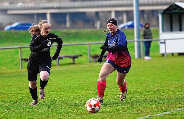 Bild 16: Unsere Bildergalerie vom Frauen-Bezirksliga-Spitzenspiel zwischen Kirchen-Hausen und Wolterdingen