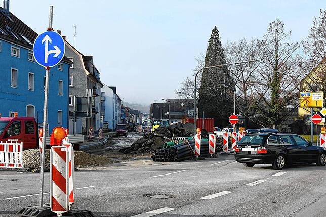 Platz drei: Die Baustelle an der Hohenkrähenstraße. Laut städtischen Haushaltsplan stehen dafür 1,5 Millionen Euro im Jahr 2024 zur ...