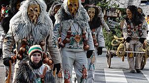 Bei zwei Umzügen ziehen die Unterkirnacher Kieschtöck während der Fasnet durch den Ort. Auch darüber hinaus ist im Ort einiges geboten. ...