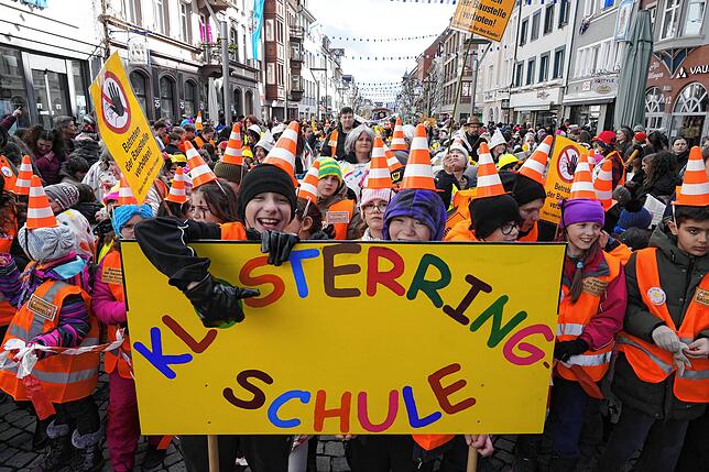 Bild 4: Die besten Bilder vom Schmutzigen Donnerstag in Donaueschingen: Kinderumzug begeistert!