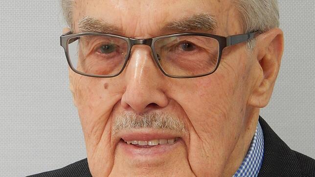 Hanns Ebner feiert 90. Geburtstag.