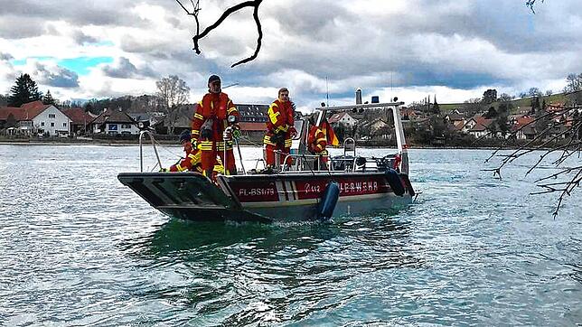 Das Mehrzweckboot der Feuerwehr Bad Säckingen bei einer Tierrettung im Einsatz. Bild: Feuerwehr Bad Säckingen