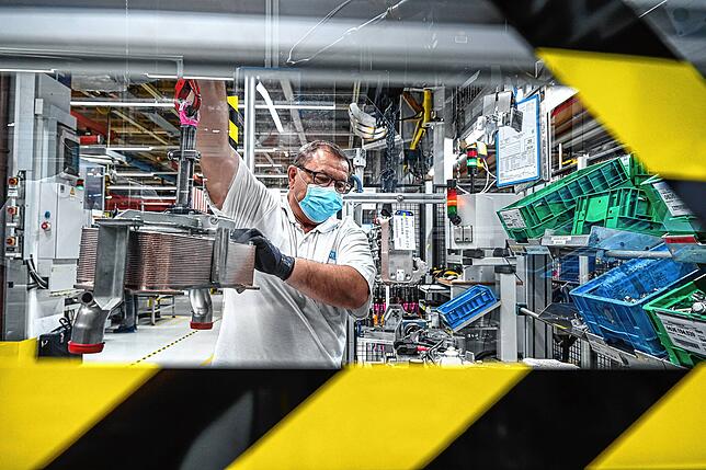 Hygienemaßnahmen in der Montage ZF Friedrichshafen Werk 2.