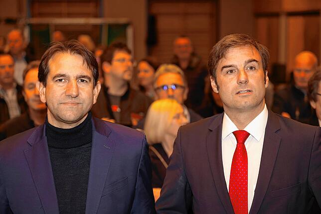 Verfolgen die Wahl: CDU-Bundestagsabgeordneter Andreas Jung und Landrat Zeno Danner.