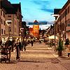 Viele Einkaufsbummler, aber kaum gefüllte Einkaufstaschen prägen beim Langen Dunnschtig in der Villinger Innenstadt, so wie hier in der ...