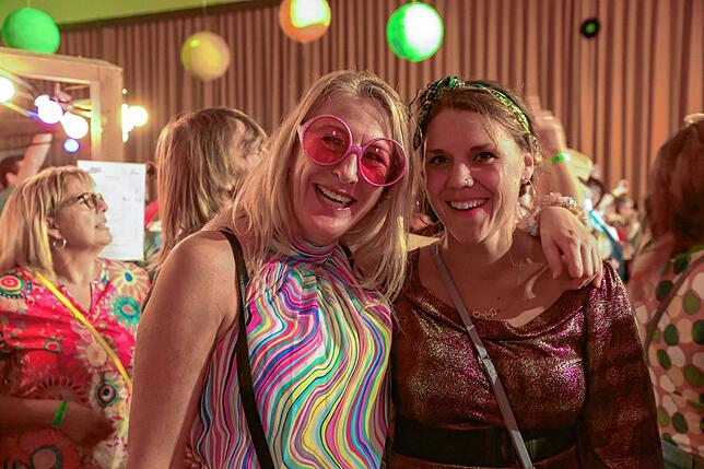 Bild 26: Papi's Pumpels: schrille Party im 70er Jahre-Look