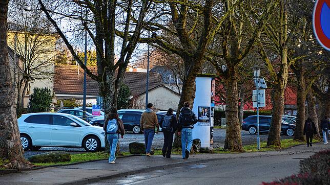 Der Sommertalparkplatz könnte mit 42 Wohnungen in drei Häusern bebaut werden. Da die Schützenstraße im Sommertal auch Schulweg ist, ...
