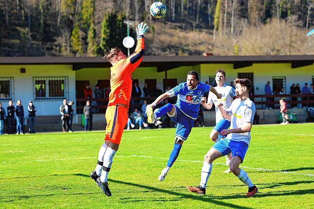 Bild 4: Unsere Bildergalerie vom 2:2 im Spitzenspiel zwischen der SG Stühlingen/Weizen und dem FC Erzingen