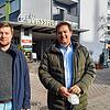 Sind zufrieden mit dem bisher Erreichten: Simon Wolpold und Jürgen Holeksa vom Netzwerk für Friedrichshafen in der Häfler Innenstadt.