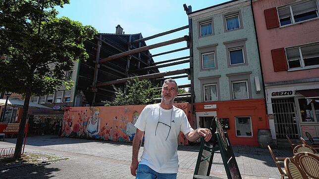 Franco Nesci, ehemaliger Besitzer des schmalen grünen Hauses neben der Baulücke, hat das Haus verkauft. Dabei hätte er das Gebäude und ...