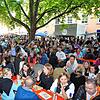 (Archivbild) Im Sommer 2023 lockte das Weinfest viele Besucher an. Auch in diesem Jahr ist es ein Hochpunkt im Konstanzer ...
