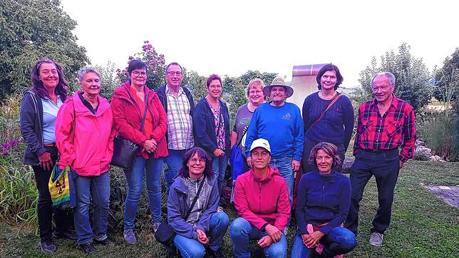 Mitglieder des Imkervereins Schlüchttal und Stühlingen gemeinsam mit Regula Gysel-Stoll vom Klettgauhof in Wilchingen (vorne rechts). ...