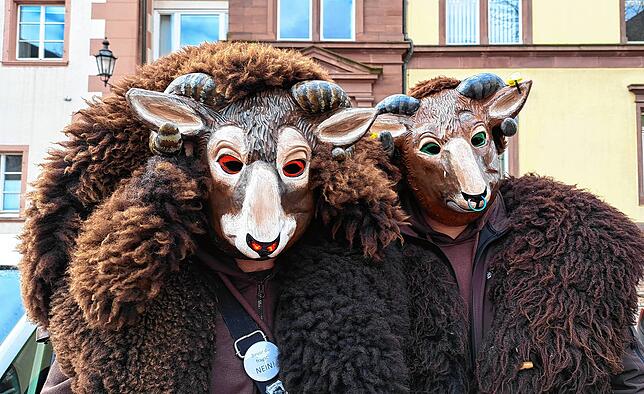 Bild 13: Fasnacht-Bilder aus Bad Säckingen: Wiiber treiben ihr Unwesen am schmutzigen Donnerstag – jetzt ansehen!