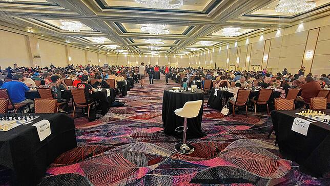 Mehr als 1000 Spieler spielten beim Las Vegas International Chess Festival gleichzeitig Schach.