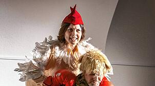 Esel, Katze, Hund und Huhn in der Pose der Bremer Stadtmusikanten. Foto: P. Eischet
