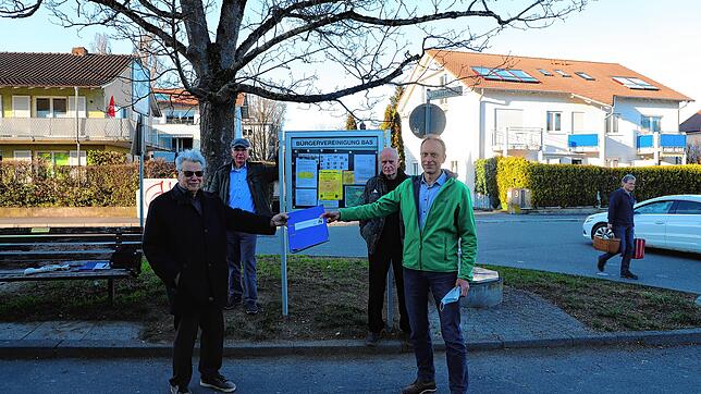 Abstand nicht nur wegen Corona: Die Bürgerinitiative Allmannsdorf/Staad (BAS) mit Siegfried Musterle, Manfred Riedle und Alexander ...