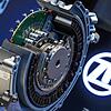 Ein E-Antrieb von ZF steht auf einem Messestand vor dem Konzern-Logo. Die Elektrosparte der ZF kriselt. Aber auch in anderen Bereichen ...