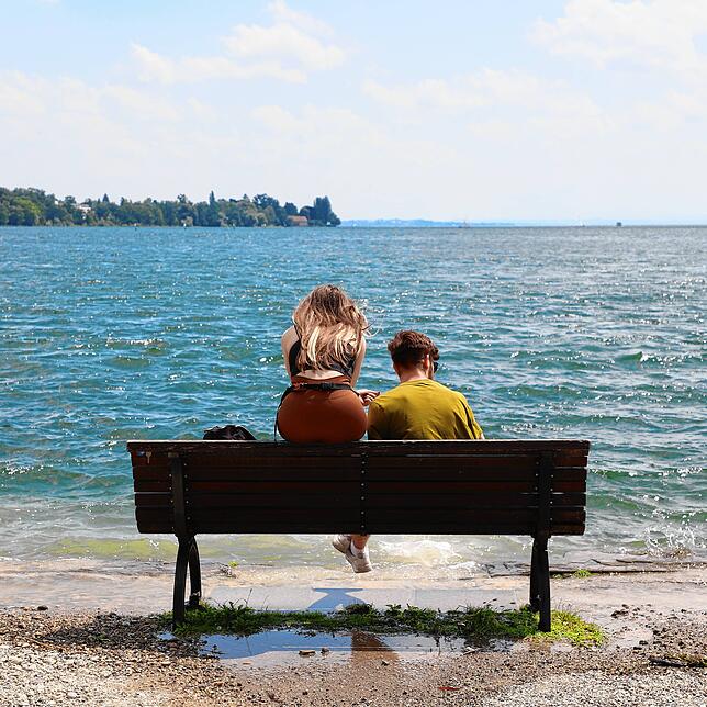 Im Juni schwappt der Bodensee über sein Ufer und richtet stellenweise Schaden an. Die Konstanzer blicken besorgt aufs Wasser: Wird der ...