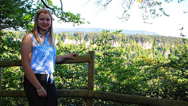 Der Flüheblick ist einer der liebsten Plätze von Melinda Scheu (21), die in Blumegg lebt, seit sie fünf Jahre alt ist.