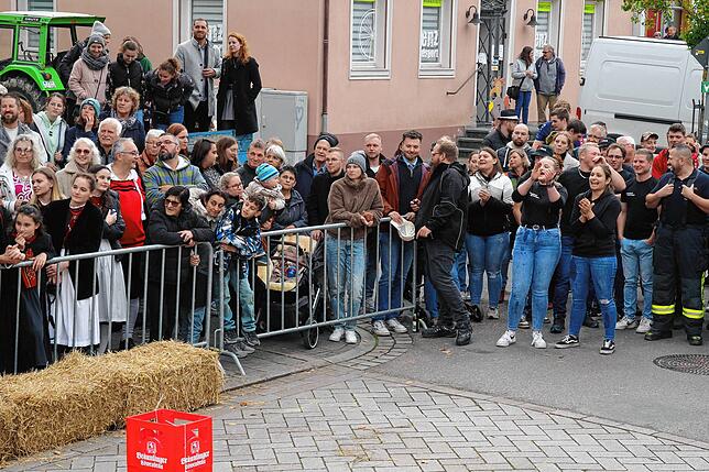 Bild 16: Hier sind die besten Bilder vom Bierfassrollen in Bräunlingen