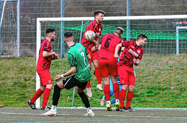 Bild 1: Die besten Bilder vom Linzgauderby zwischen VfR Stockach &ndash; und FV Walbertsweiler-Rengetsweiler
