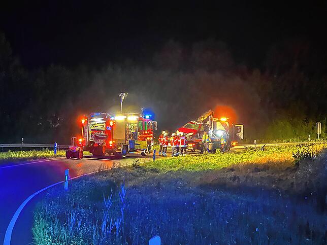 Auf der Ausfahrt der Autobahn kam der verunfallte Wagen nach dem Zusammenstoß mit dem Biber zum Stehen.