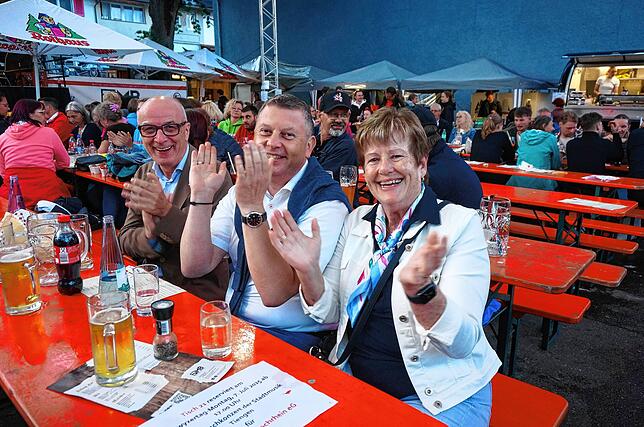 Bild 7: Stadtmusik Tiengen spielt zum Abschluss des Schwyzertags: Das sind die Bilder