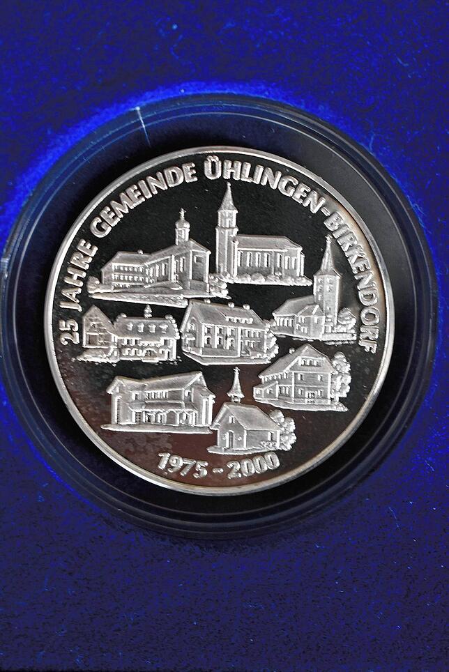 Vor 25 Jahren war das heutige Rathaus in Ühlingen im Bau. Anlässlich des Silbernen Jubiläums der Gemeinde ließ der damalige ...