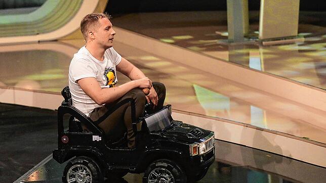 Oliver Pocher (hier in der RTL-Show &bdquo;Pocher vs. Wendler&ldquo;) ist für jeden Spaß zu haben &ndash; im Moment schießt er dabei mal ...