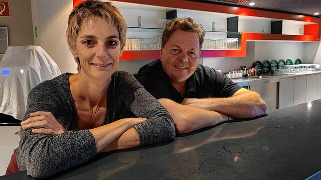 Ein neues Gesicht hinter dem Tresen: Tanja Adamski, Leiterin des Milchwerks, mit dem neuen Caterer Markus Santo. Der Gastronom aus ...