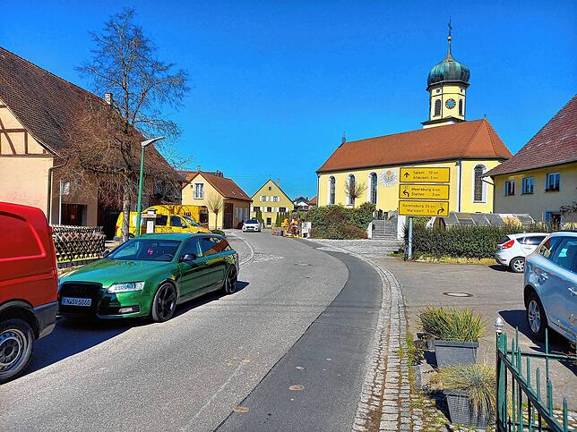 Schlecht einsehbar und Tempo 50: Die Kippenhauser Straße ist einer der Hauptwege zum Kindergarten. Vor und nach dem Teilstück vor der ...