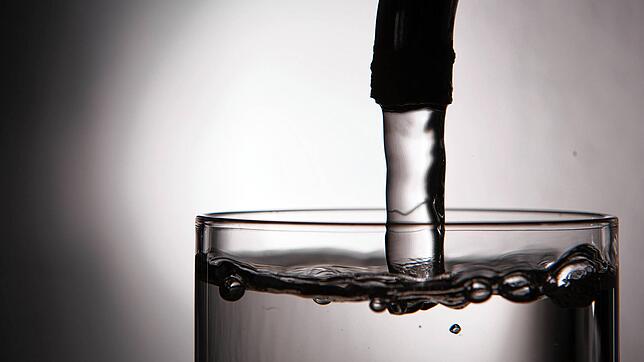 Wer im Haus Wasser haben möchte, der muss dafür auch entsprechende Gebühren bezahlen. Eine Rechnung wird schon fällig, wenn vor dem Haus ...