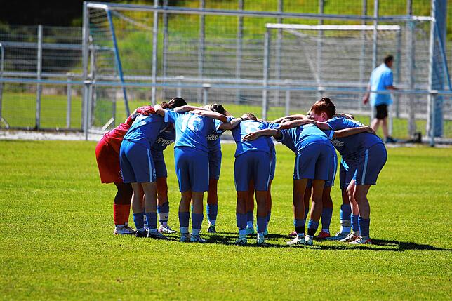 Bild 1: Unsere große Bildergalerie zum DFB-Pokal-Spiel der U17-Juniorinnen des Hegauer FV