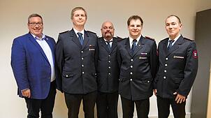 Die Freiwillige Feuerwehr Moos hielt im Feuerwehrhaus ihre Hauptversammlung ab und legte ihren Rechenschaftsbericht vor: Bürgermeister ...