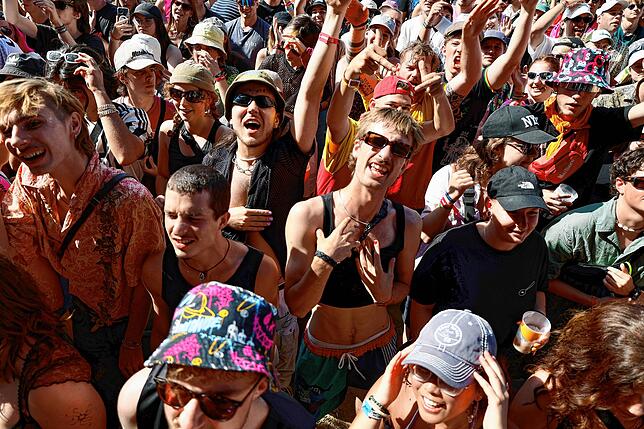 Bild 5: Bibiza rappt auf der Southside-Bühne – wir haben die Bilder