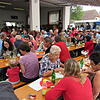 Das Gartenfest des Narrenvereins Mühle Vere war gut besucht. Zur Mittagszeit füllten sich die Bierbänke rund um das alte Feuerwehrhaus ...