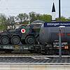 Militärfahrzeuge am Villinger Bahnhof. Sie gehören zum Jägerbataillon 292 aus Donaueschingen. Das ist auf dem Weg in den Osten.