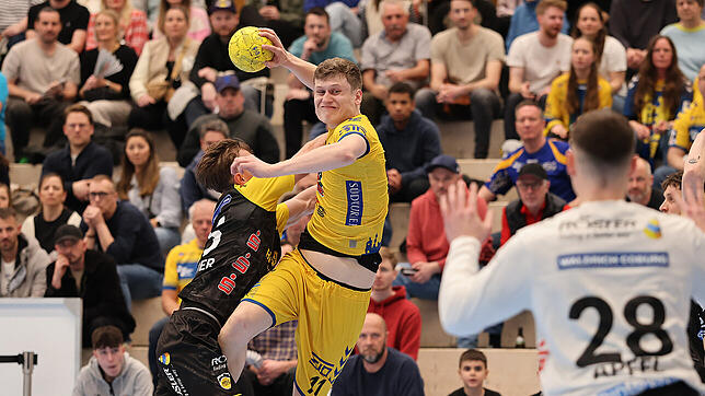 Luca Schwormstede (am Ball), hier in der Partie gegen den HSC 2000 Coburg, ist am Sonntag mit der HSG Konstanz gegen den Dessau-Roßlauer ...