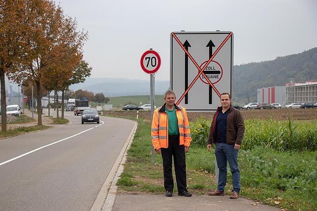 Die Kupferschmidstraße wird ab der Kreuzung mit der Von-Opel-Straße ab kommender Woche zur Einbahstraße. Lastwagen, die zum Zollhof ...