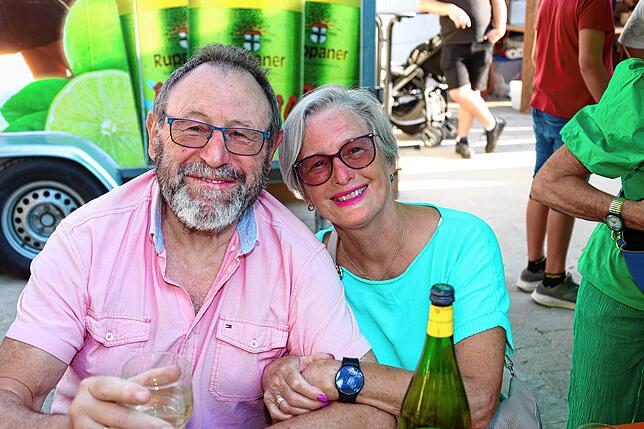 Bild 17: Es wird weiter gefeiert - alle Fotos vom Dettinger Dorffest am Samstag