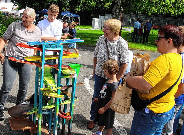 Bild 18: So schön war es auf dem Brunnenfest in Döggingen