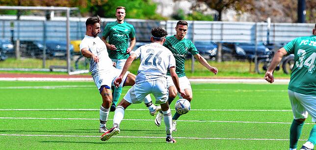 Bild 10: FC Zell besiegt den SV Blau-Weiß Murg mit 2:0 – und wir haben Bilder!