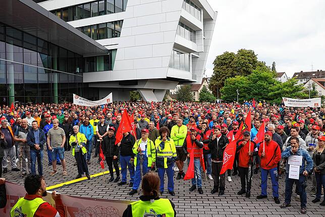 Bild 13: ZF Friedrichshafen: Bilder vom Protestmarsch gegen den Stellenabbau