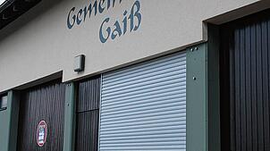 Neue Inschrift: Wer bisher noch Zweifel hatte, für den besteht jetzt Klarheit. Bei dem Gebäude am oberen Ortsrand von Gaiß handelt es ...