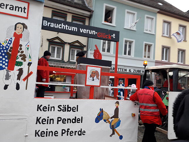 Die Ziegelbuben sind immer dabei und greifen witzig und spritzig die ihrer Meinung nach missglückte Stadtpolitik auf: Diese vielen ...