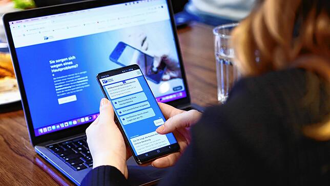 Kein Hautarzttermin mehr möglich? Etliche gesetzliche Krankenkassen haben sich der Plattform OnlineDoctor angeschlossen, wo Patienten ...