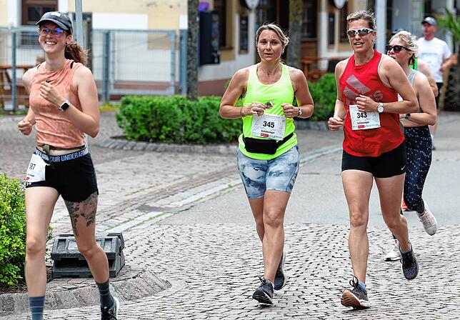 Bild 30: Stadtlauf durch die Donaueschinger Innenstadt kommt gut an